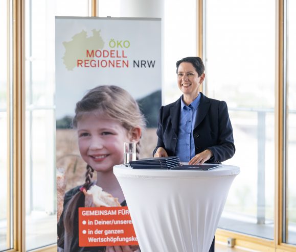 Die Ministerin spricht.