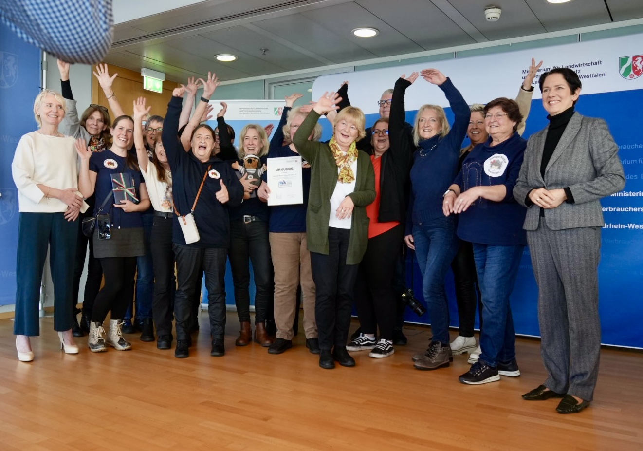 Die Ministerin Silke Gorißen hat gemeinsam mit der Landestierschutzbeauftragen, Dr. Gerlinde von Dehn, den Tierschutzpreis Nordrhein-Westfalen 2024 in Düsseldorf verliehen.